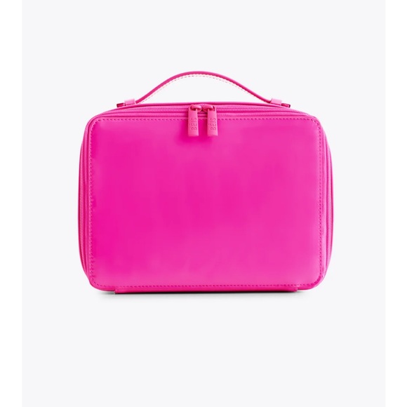 BEIS x BARBIE The Cosmetic Case
IN BARBIE™ PINK - Picture 8 of 16